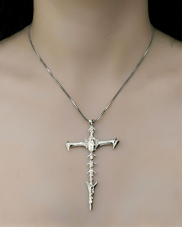 Spine cross chain