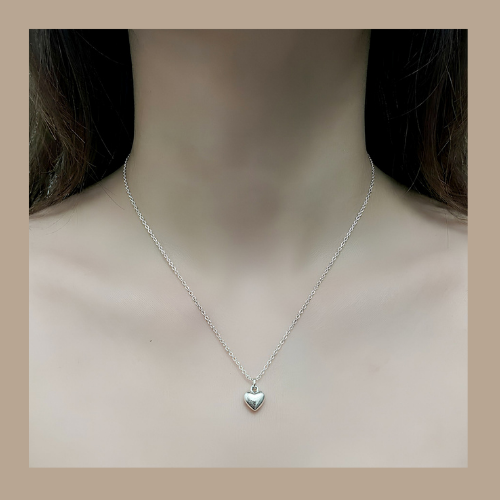 53 Minimalistic heart chain