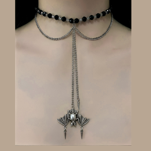 Batwing collar