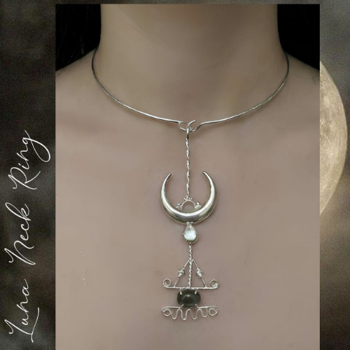Luna Neck Ring
