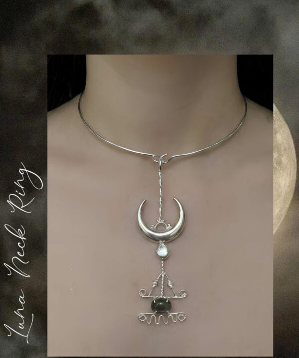 Luna Neck Ring