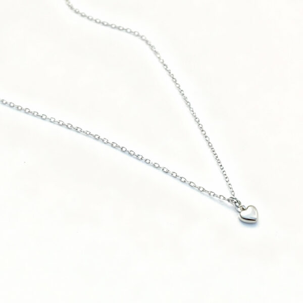 Minimalistic heart chain