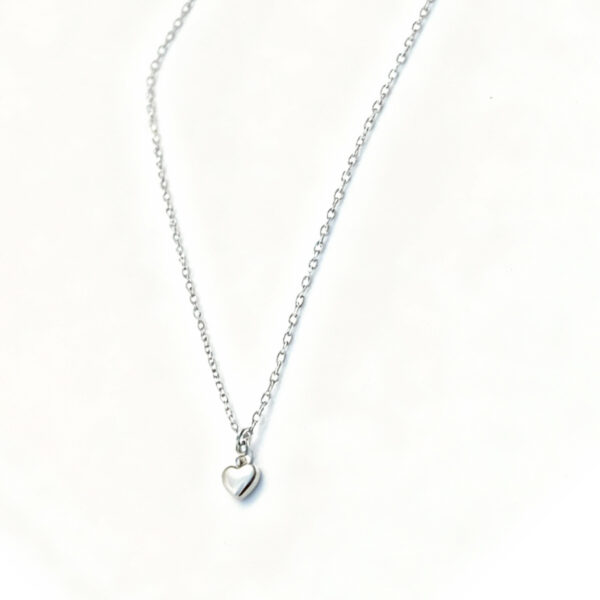 Minimalistic heart chain