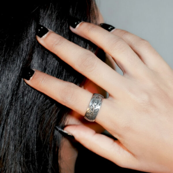 Oculus Ring