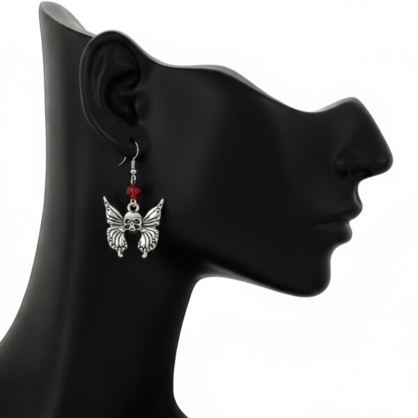 Skull earrings in red