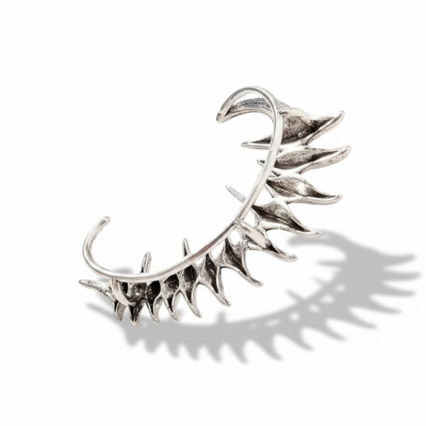 Thorn ear cuff in silver