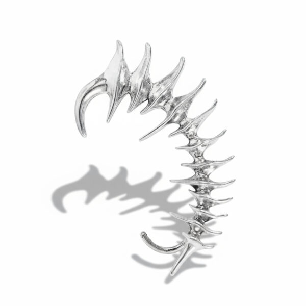 Thorn ear cuff in silver