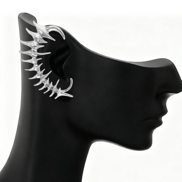 Thorn ear cuff in silver