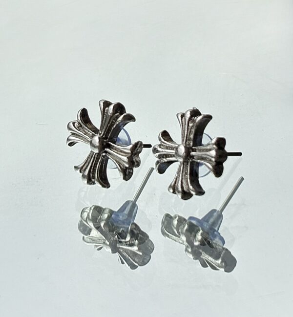Chrome studs