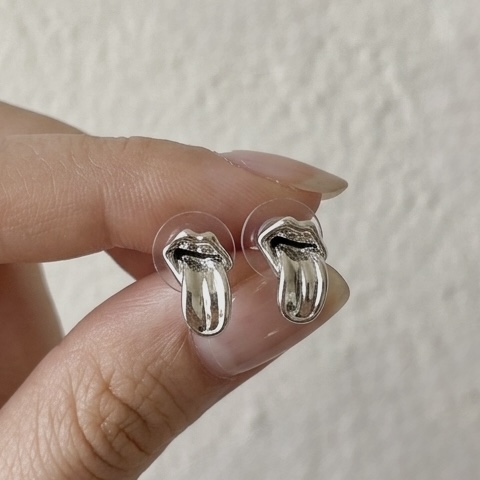 tongue studs
